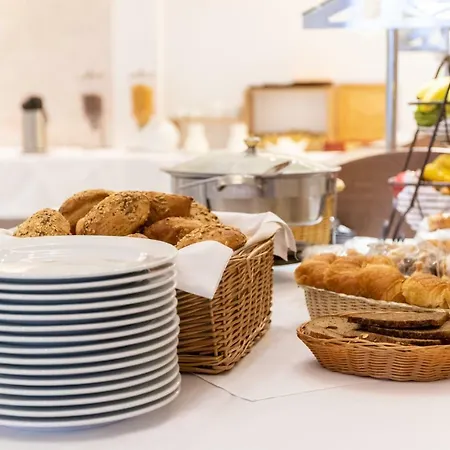 Stadthotel מלון 3*